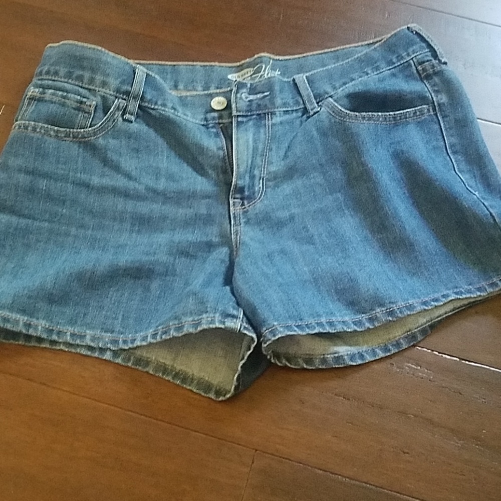 Old Navy- Flirt shorts size 10